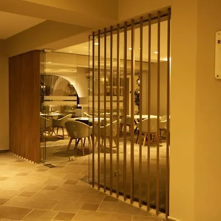 酒店 Parasol Luxury & Adults Only 4*