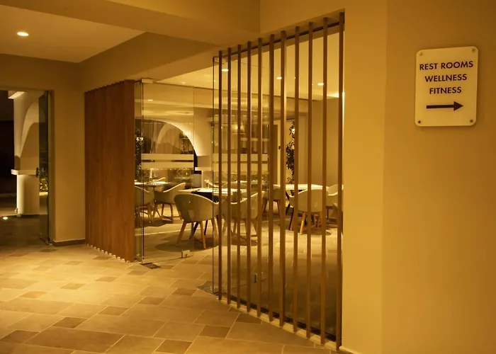 酒店 Parasol Luxury & Adults Only 4*